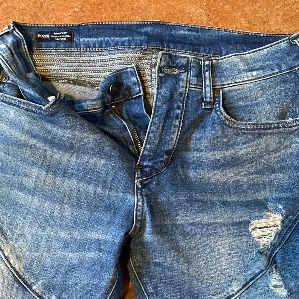 TRUE RELIGION JEANS